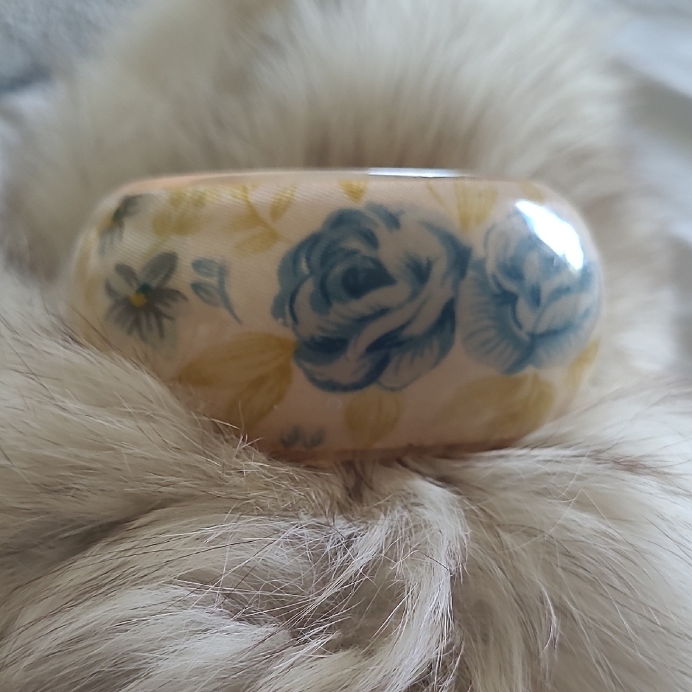 Vintage Floral Bangle Bracelet with Blue and Yellow Flowers - Picture 4 of 10